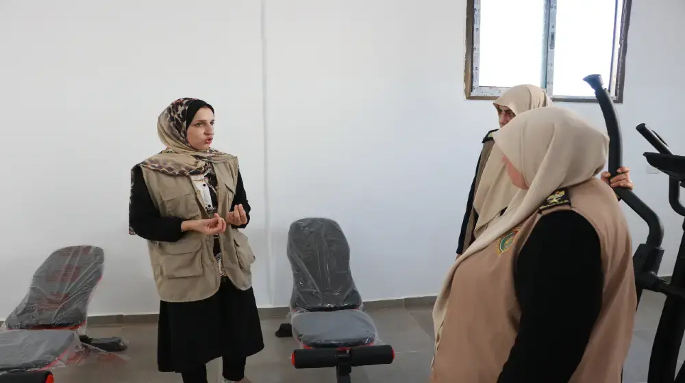 Equipping a gym inside the women’s prison in Gaza